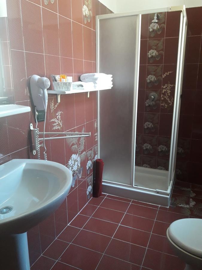 Albergo Ollolai Civitavecchia Exterior foto