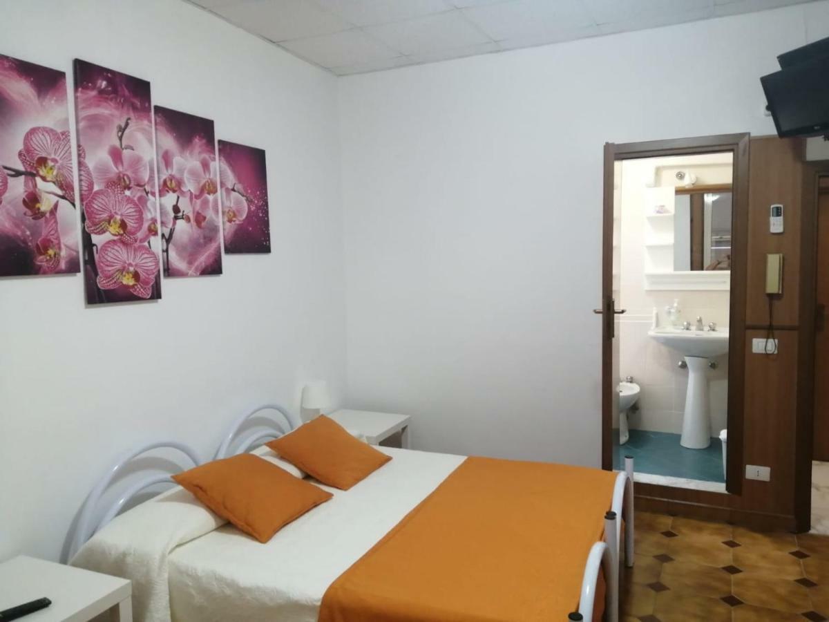 Albergo Ollolai Civitavecchia Exterior foto