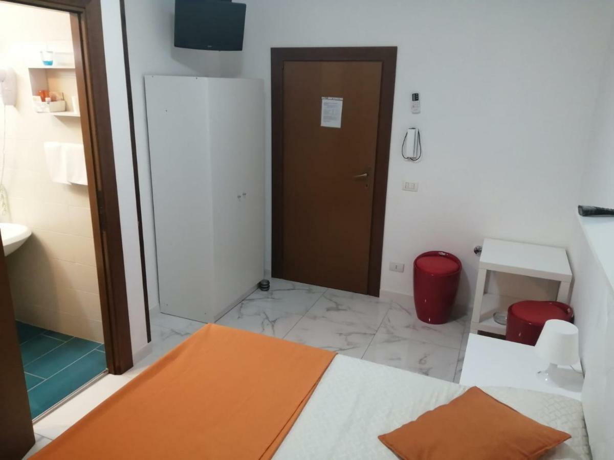 Albergo Ollolai Civitavecchia Exterior foto