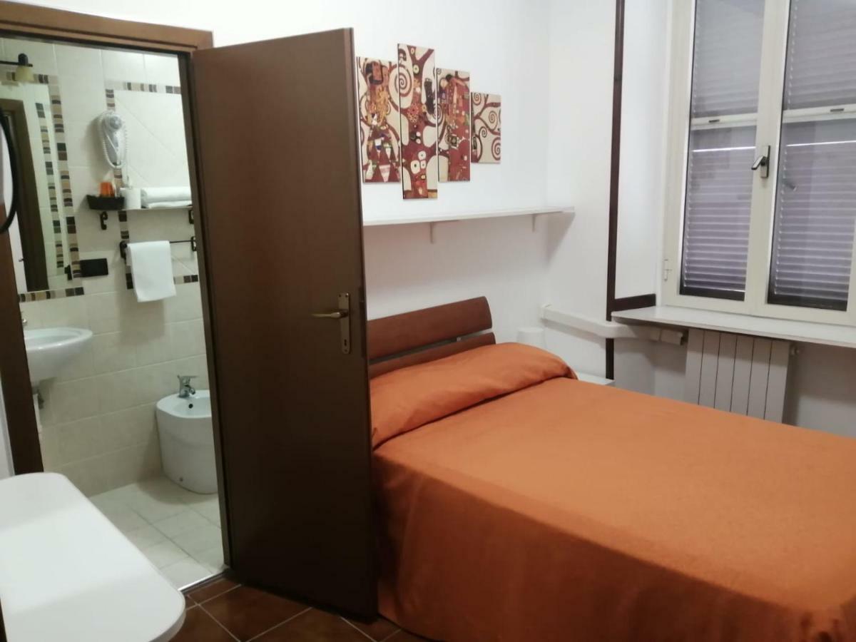 Albergo Ollolai Civitavecchia Exterior foto